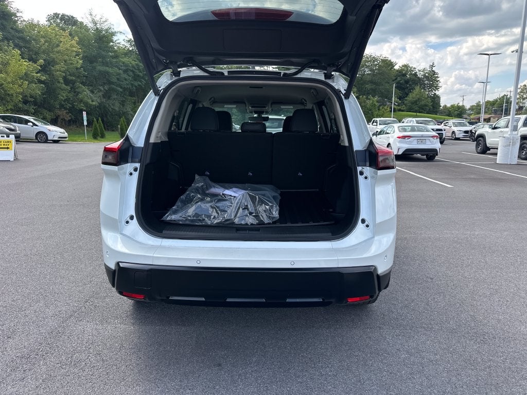 2026 Nissan Rogue Rock Creek®