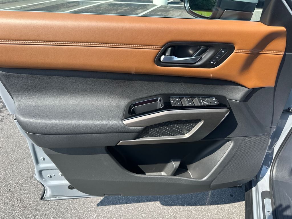 2025 Nissan Pathfinder Platinum