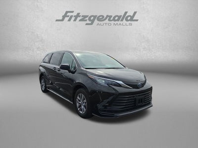 2025 Toyota Sienna LE 8 Passenger