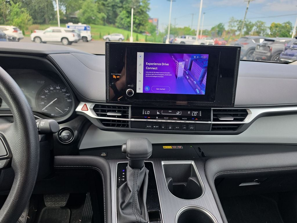 2025 Toyota Sienna LE 8 Passenger