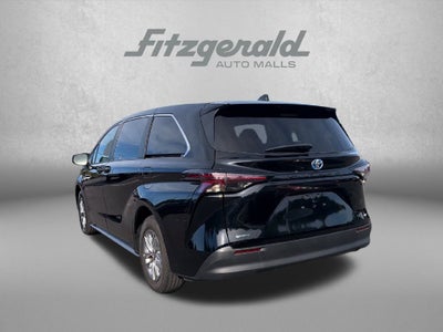 2025 Toyota Sienna LE 8 Passenger