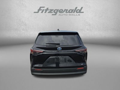 2025 Toyota Sienna LE 8 Passenger