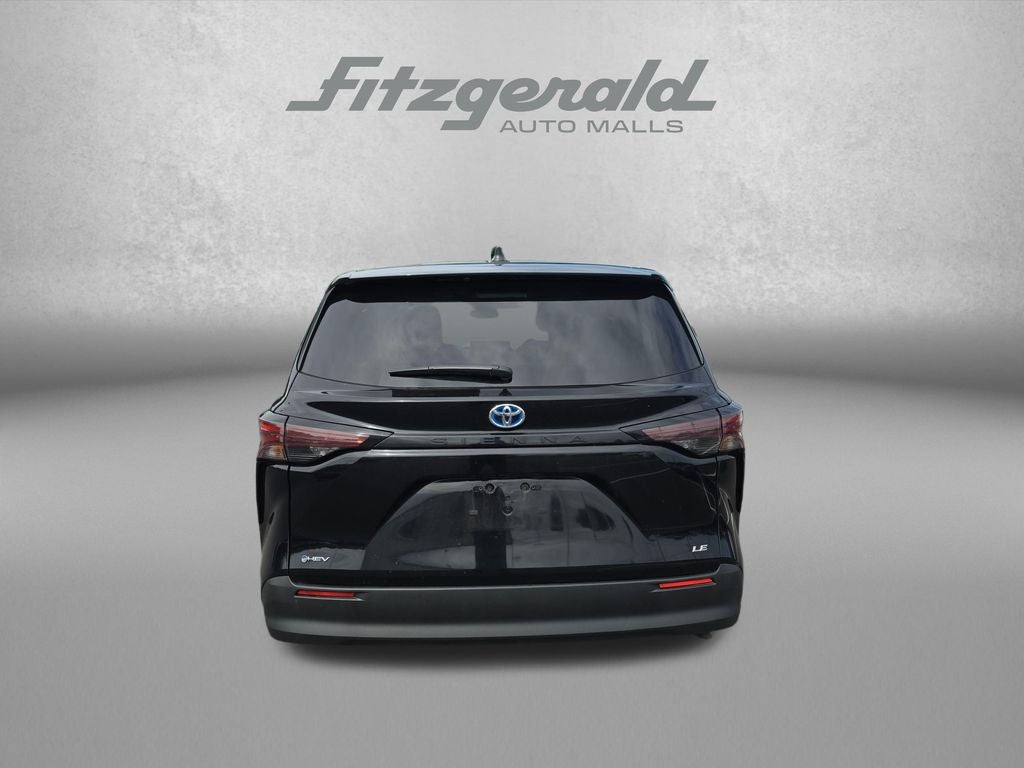 2025 Toyota Sienna LE 8 Passenger