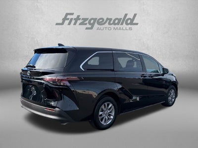 2025 Toyota Sienna LE 8 Passenger