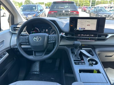 2026 Toyota Sienna LE 8 Passenger