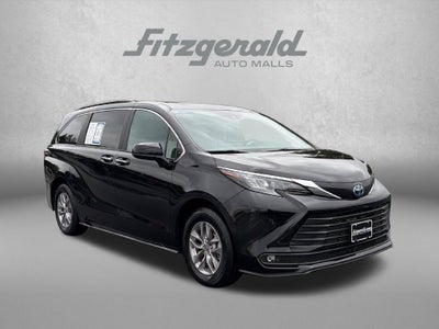 2025 Toyota Sienna XLE 8 Passenger