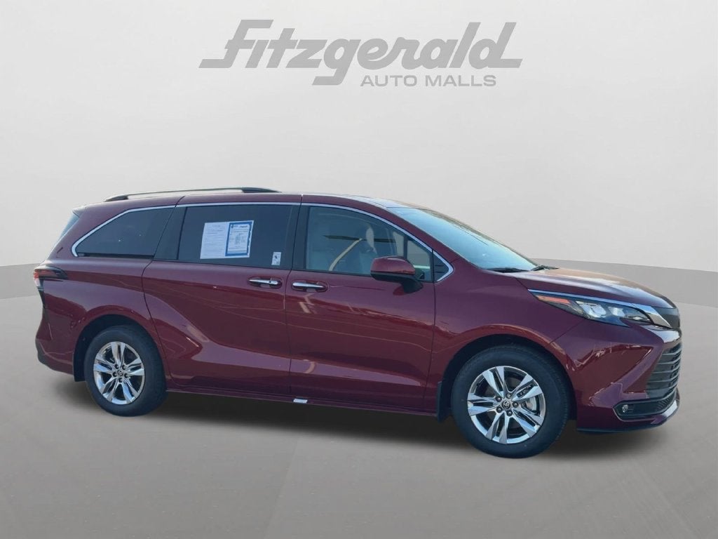 2026 Toyota Sienna XLE 7 Passenger