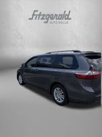 2017 Toyota Sienna XLE 8 Passenger