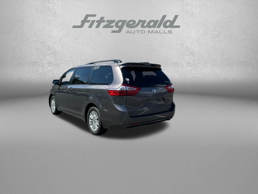 2017 Toyota Sienna XLE 8 Passenger