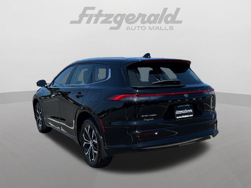 2025 Toyota Crown Signia XLE