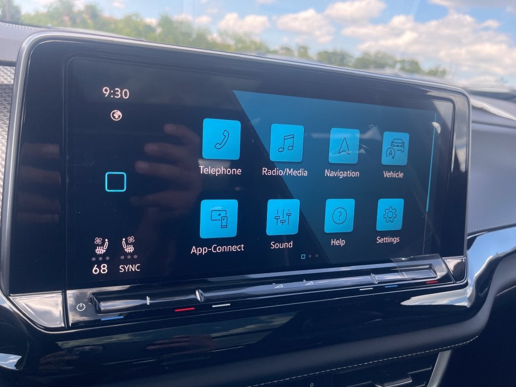 2026 Volkswagen Atlas Cross Sport SEL Premium R-Line