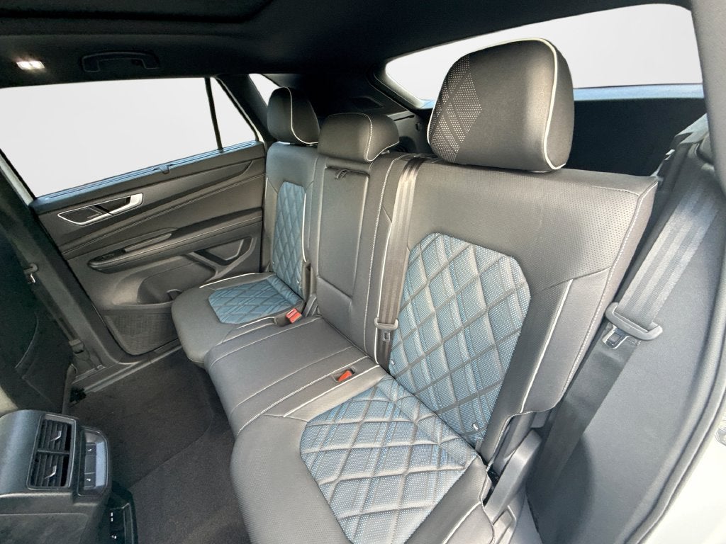2026 Volkswagen Atlas Cross Sport SEL Premium R-Line