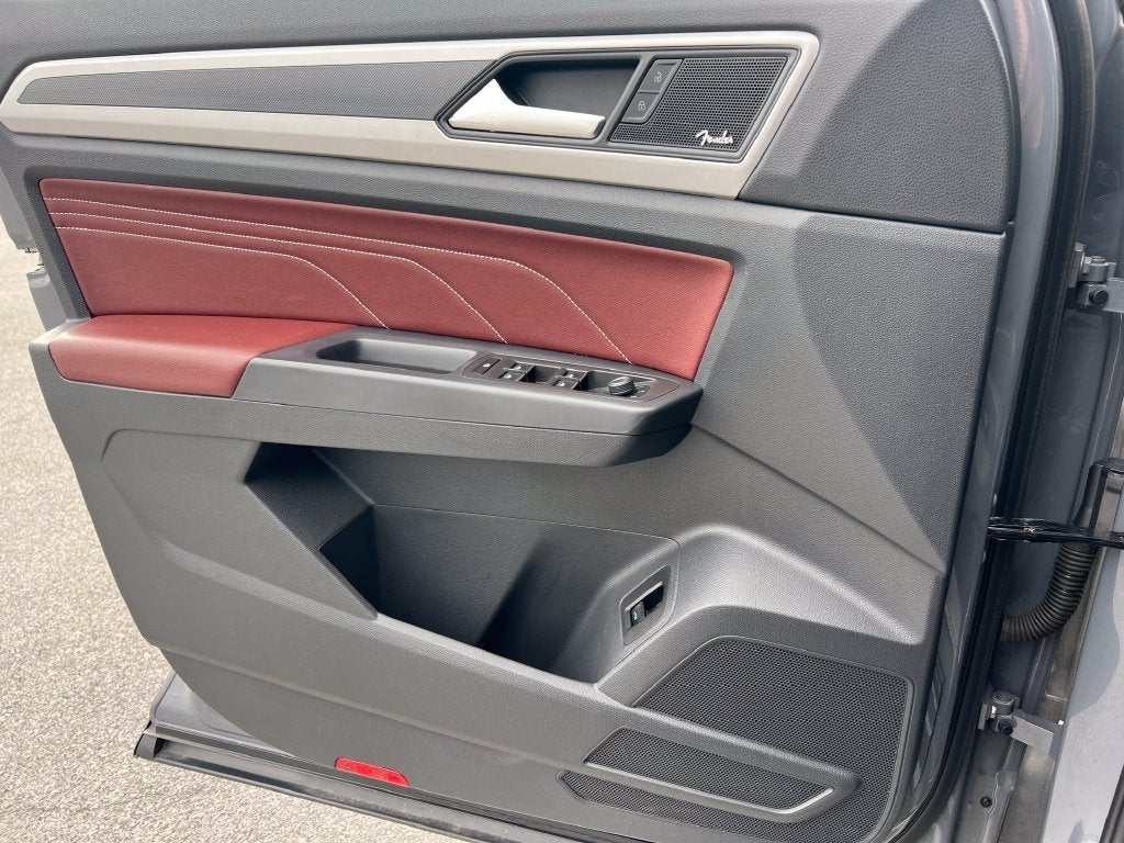 2022 Volkswagen Atlas Cross Sport 3.6L V6 SEL Premium R-Line