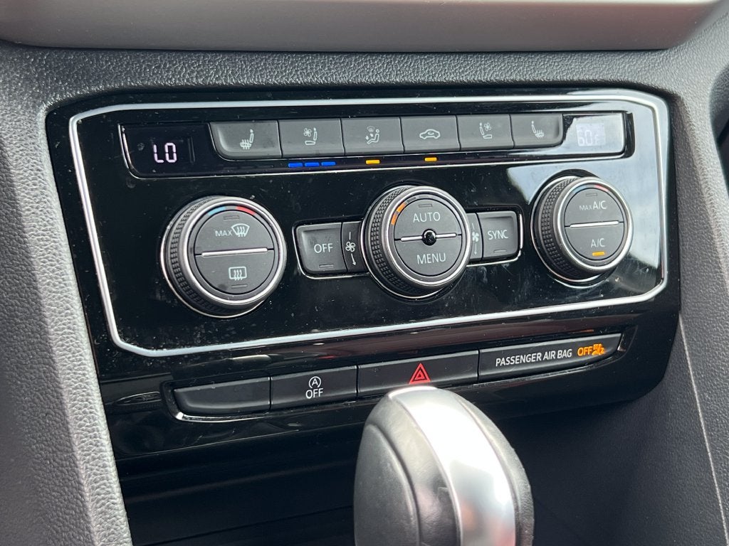 2022 Volkswagen Atlas Cross Sport 3.6L V6 SEL Premium R-Line