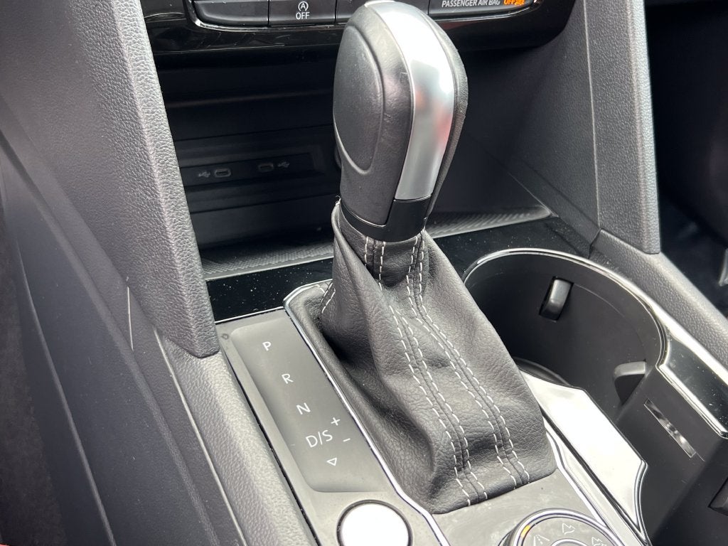 2022 Volkswagen Atlas Cross Sport 3.6L V6 SEL Premium R-Line