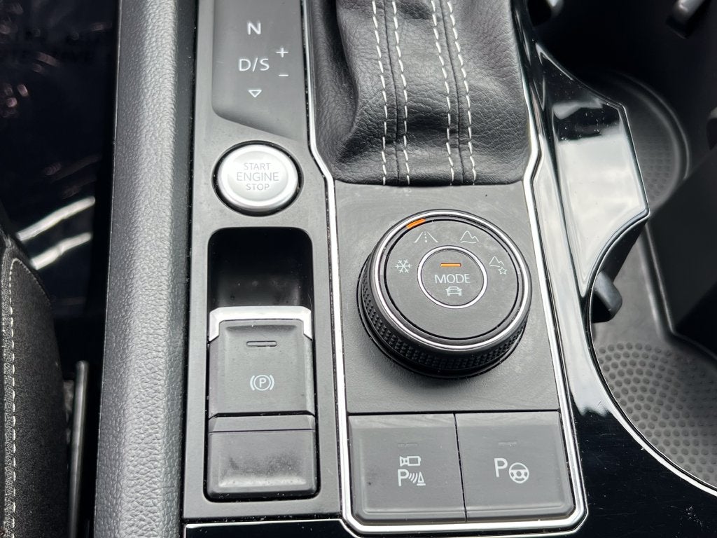 2022 Volkswagen Atlas Cross Sport 3.6L V6 SEL Premium R-Line