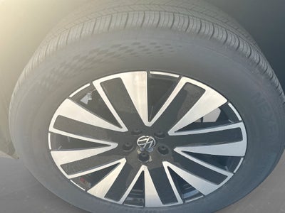 2027 Volkswagen Atlas SE w/Technology