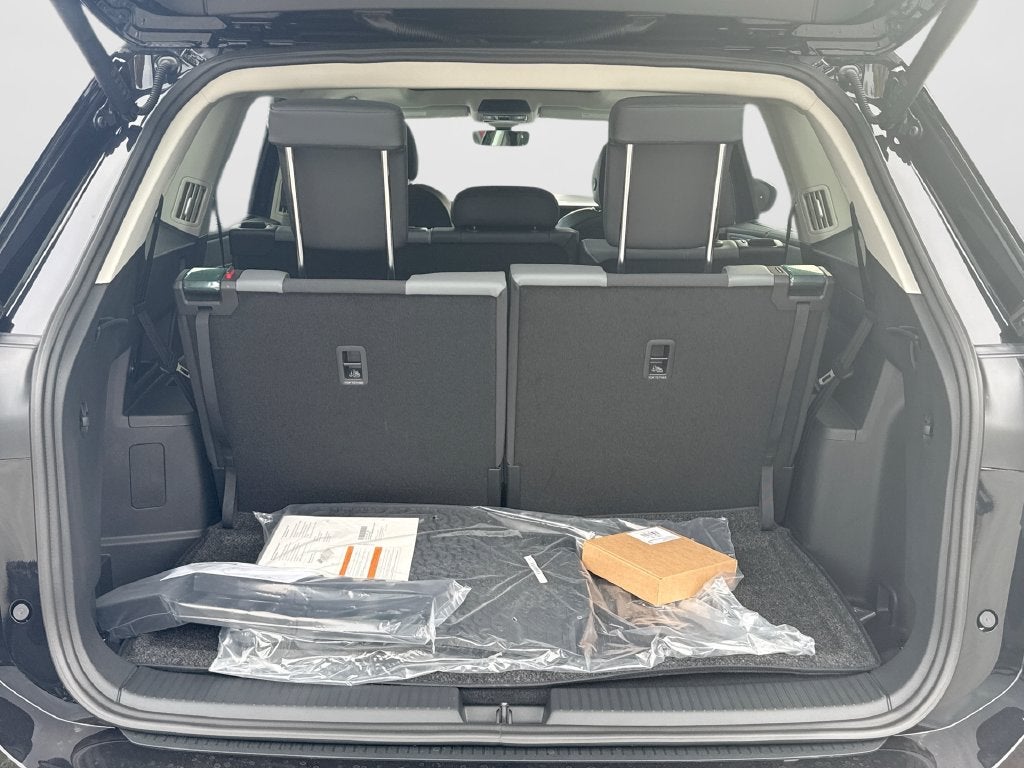 2027 Volkswagen Atlas SE w/Technology