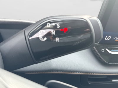 2027 Volkswagen Atlas SE w/Technology