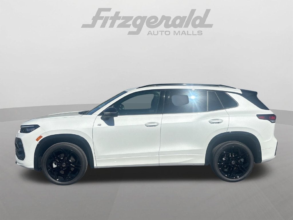 2026 Volkswagen Tiguan SE R-Line Black