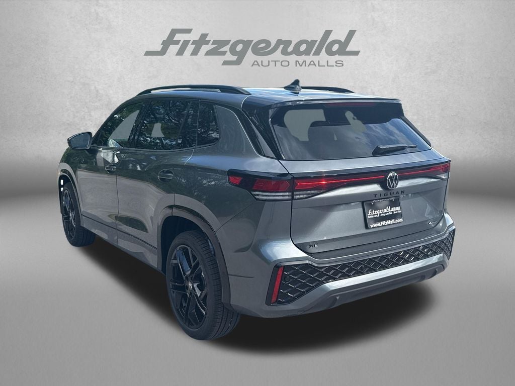 2026 Volkswagen Tiguan 2.0T SE R-Line Black