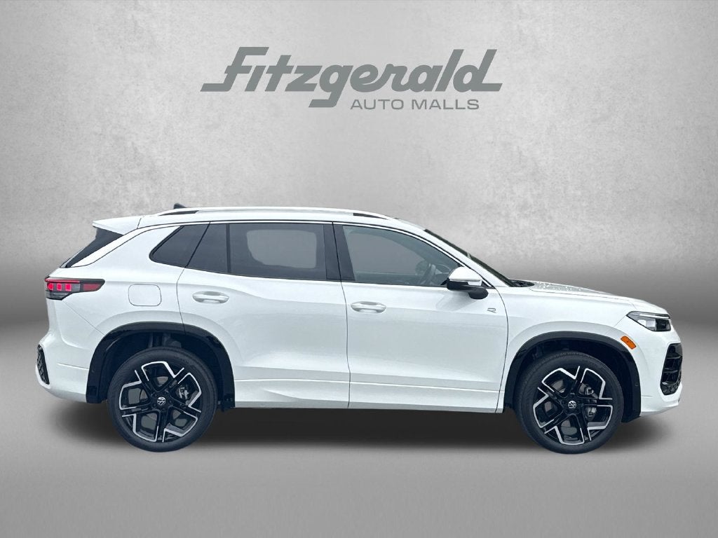 2026 Volkswagen Tiguan SEL R-Line Turbo