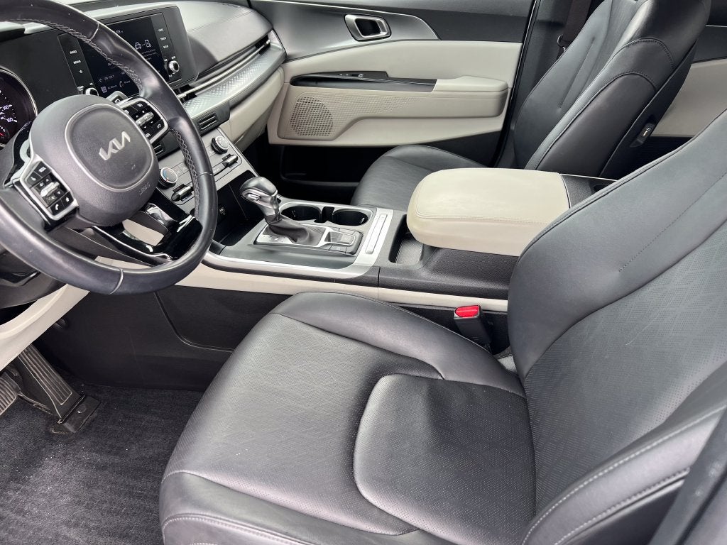 2023 Kia Carnival LX Seat Package
