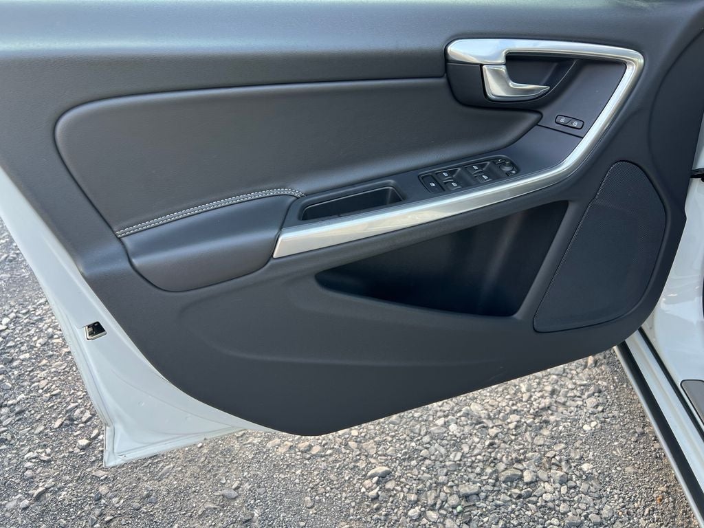 2016 Volvo S60 T6 Drive-E R-Design