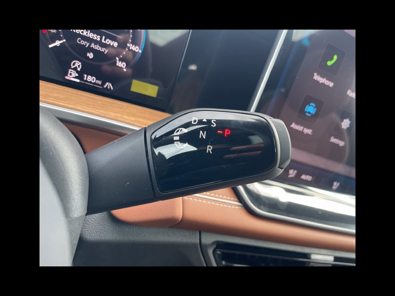 2026 Volkswagen Tiguan SEL R-Line Turbo 4MOTION