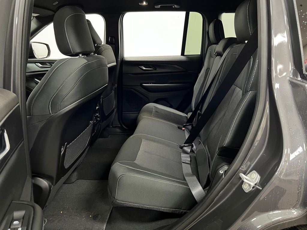 2025 Jeep Grand Cherokee GRAND CHEROKEE LAREDO 4X2