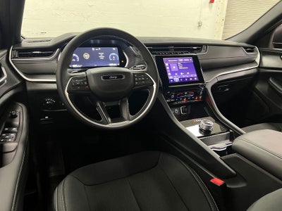 2025 Jeep Grand Cherokee GRAND CHEROKEE LAREDO 4X2