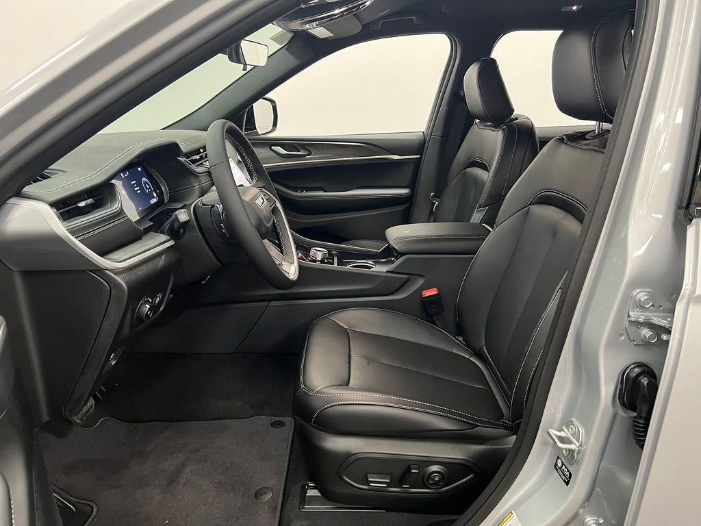 2025 Jeep Grand Cherokee GRAND CHEROKEE L LIMITED 4X2