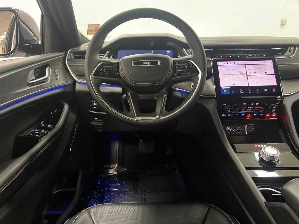 2023 Jeep Grand Cherokee L Overland 4x2