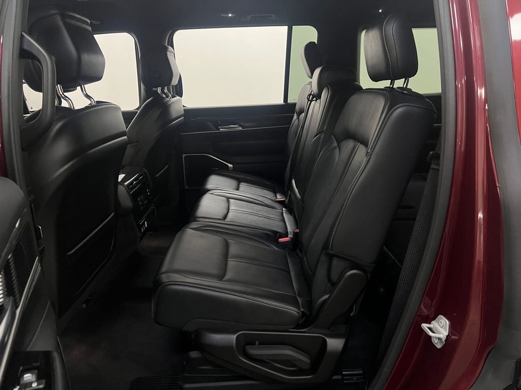 2022 Jeep Wagoneer Series III 4x2