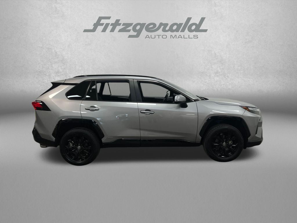 2022 Toyota RAV4 Hybrid SE