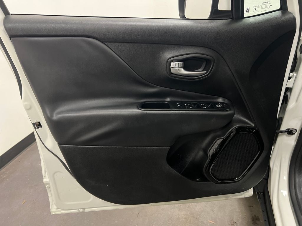 2017 Jeep Renegade Altitude FWD